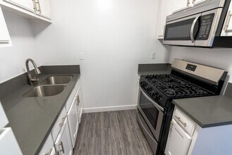 Interior Photo - 1944 Whitley Ave.