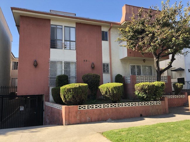Exterior - 537 N Kings Rd