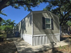Building Photo - 10830 Leanne Dr