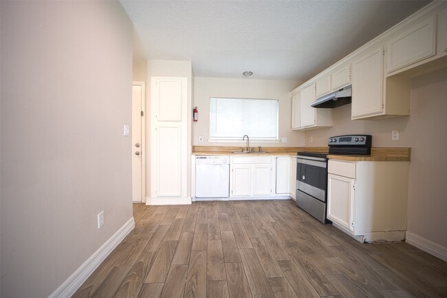 Foto del edificio - 18018 Santolina Ln