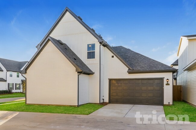 Interior Photo - Tricon Peek Road