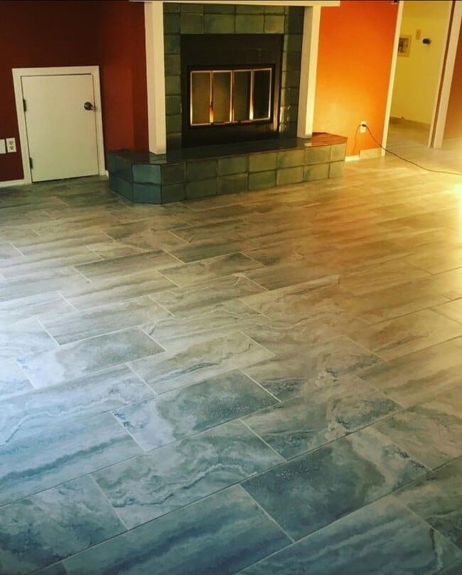 Building Photo - 5801 Lowell St NE