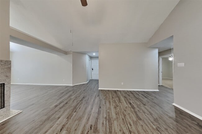 Building Photo - 2906 Lotus Ln