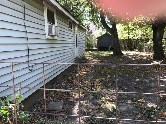 Building Photo - 511 Galveston St