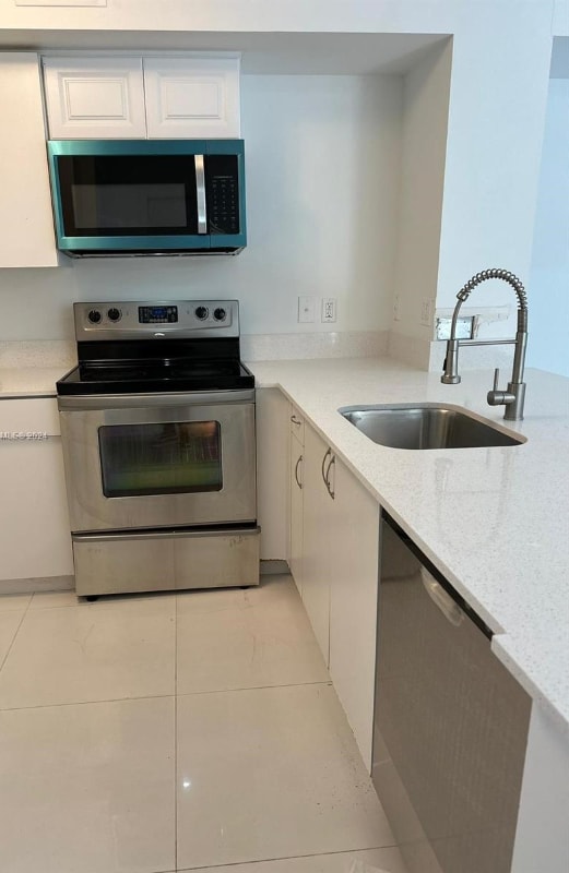 Foto del edificio - 2123 Renaissance Blvd