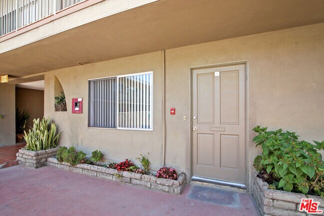 Foto del edificio - 14108 Doty Ave