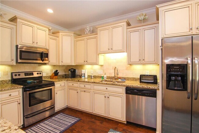 Building Photo - 1501 Reserve Ct