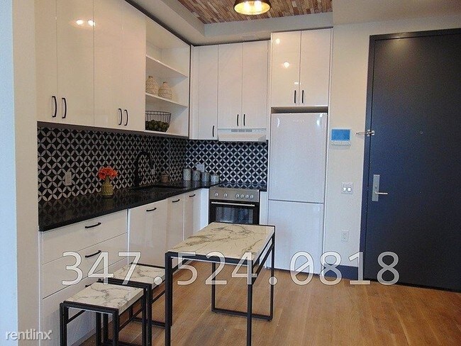 Building Photo - 889 Bushwick Ave