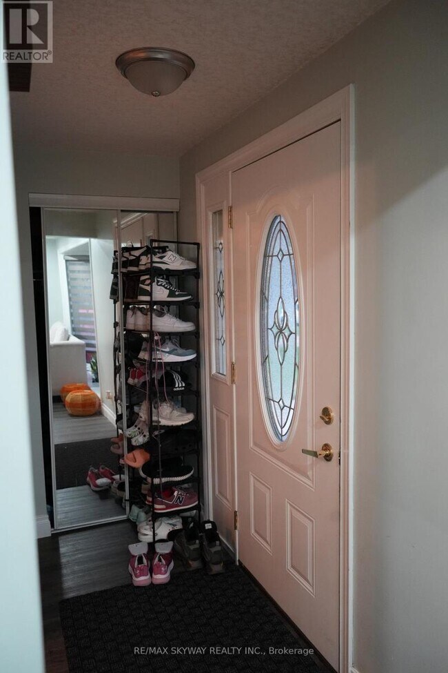 Photo du bâtiment - 34 Appalachian Crescent