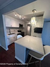 Building Photo - 220 Linden St