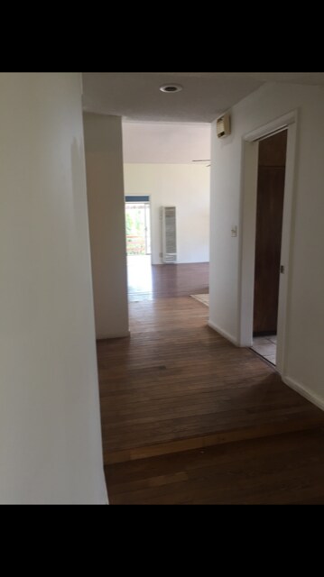 Foto del edificio - 1579 Old Topanga Canyon Rd