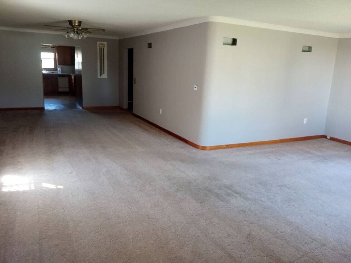 Primary Photo - 2 bedroom house in Lohrville now available...