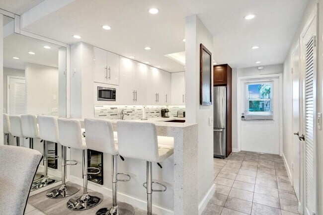 Foto del edificio - 450 Paradise Isle Blvd