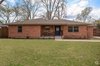 Building Photo - 717 Greenleaf Dr