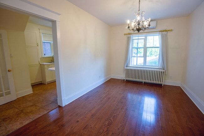 Building Photo - 49 Hillsdale Ave W