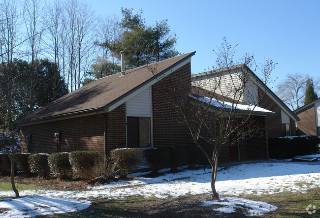 Building Photo - Montclair Apartments