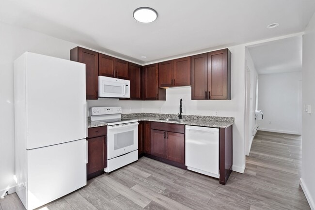 348-350 Wyoming Street - 348-350 Wyoming Street Apartment