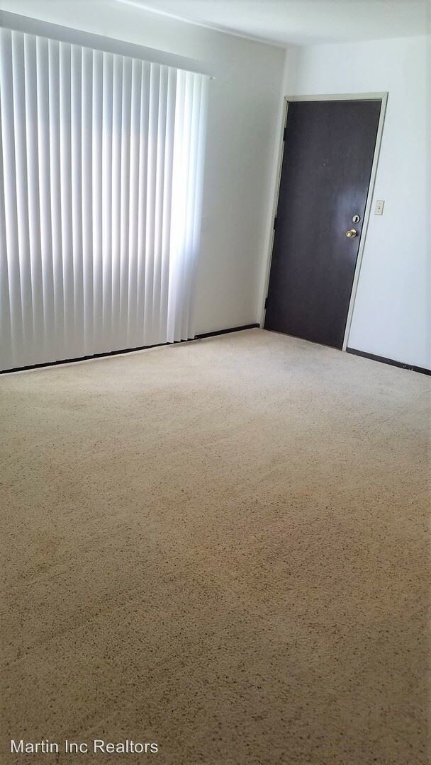 Foto del edificio - 1215 Meadow Ln