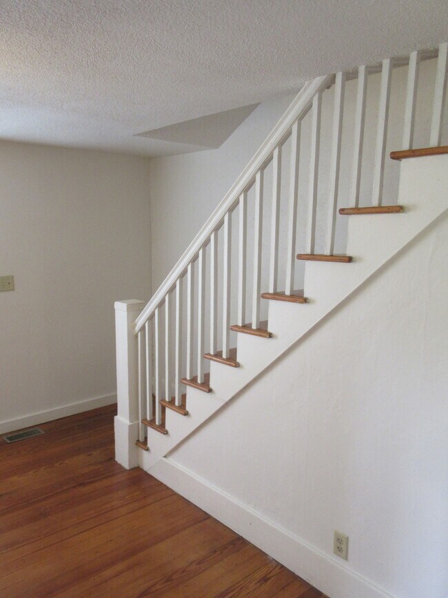 Foto del edificio - 306 W Maple St