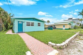 Building Photo - 527 B Good