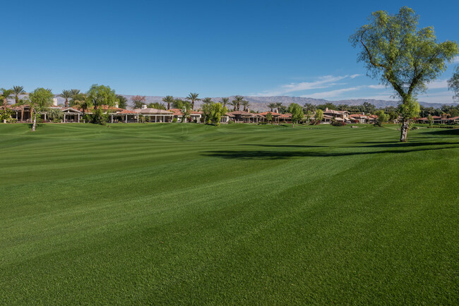 Building Photo - 422 Desert Holly Dr