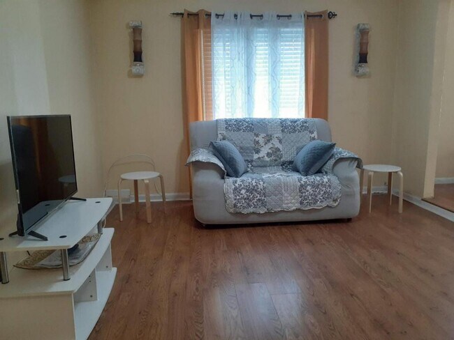 Foto del edificio - 8208 Webb Rd