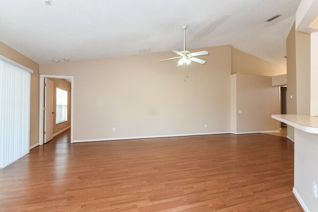Building Photo - 12614 Midpointe Dr