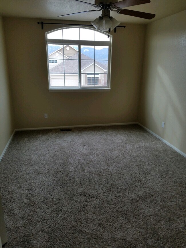 Bedroom 3 - 4847 Gami Way