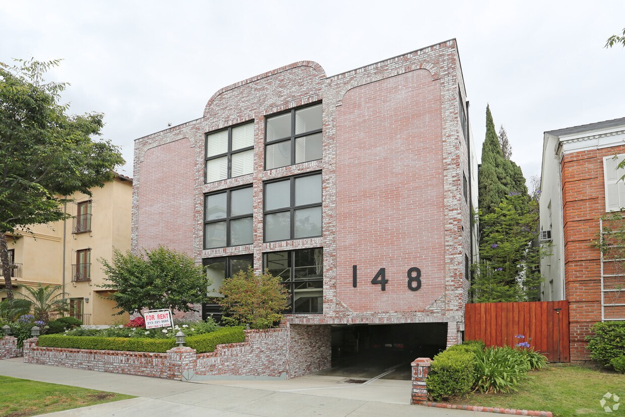 Foto principal - 148 S Reeves Dr