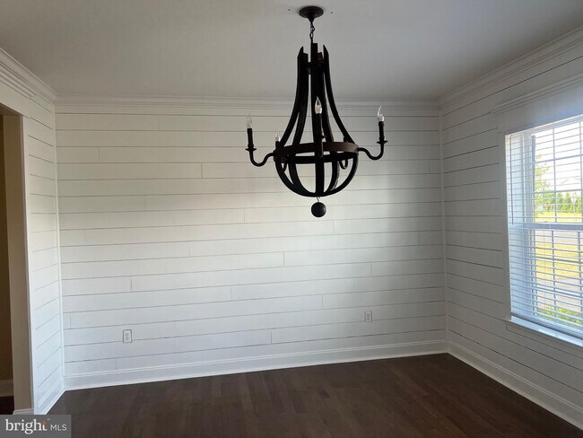 Building Photo - 117 Bellows Dr