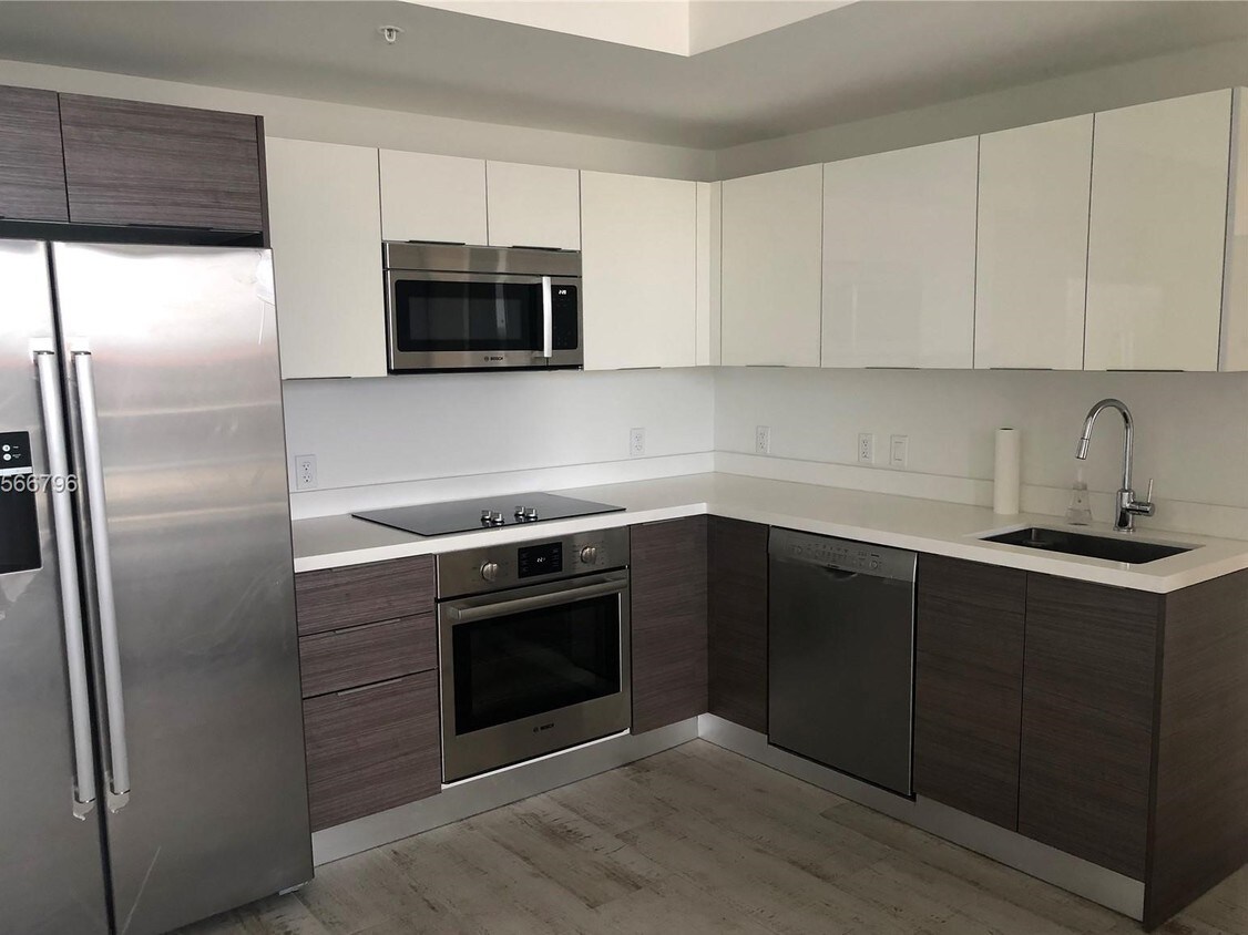 Foto principal - 1010 SW 2nd Ave