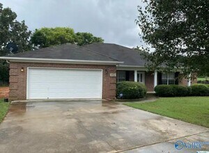 Building Photo - 102 Cambria Dr