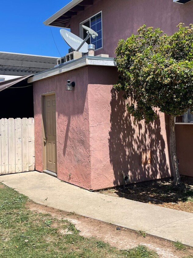 Primary Photo - 2 bedrooms apartment in El Cajon CA.