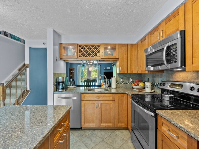Building Photo - 1636 Fieldthorn Dr