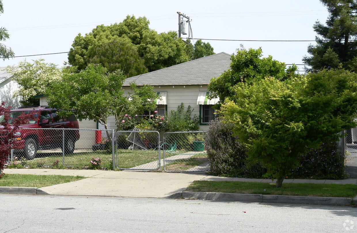 Foto del edificio - 3731 Hoover St