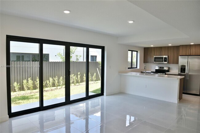 Foto del edificio - 1175 NW 1st St