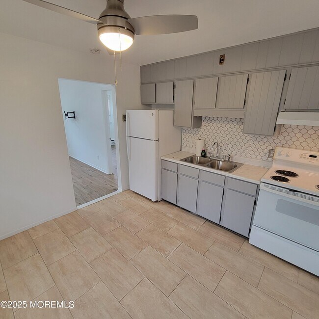 Building Photo - 511 Leffert St