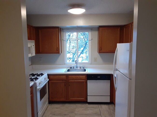Kitchen - 12003 Tarragon Rd