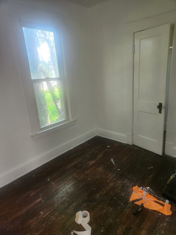 Foto del edificio - 2871 E 111th St