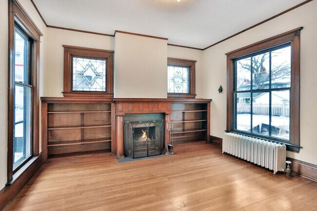 Building Photo - 546 Holly Ave