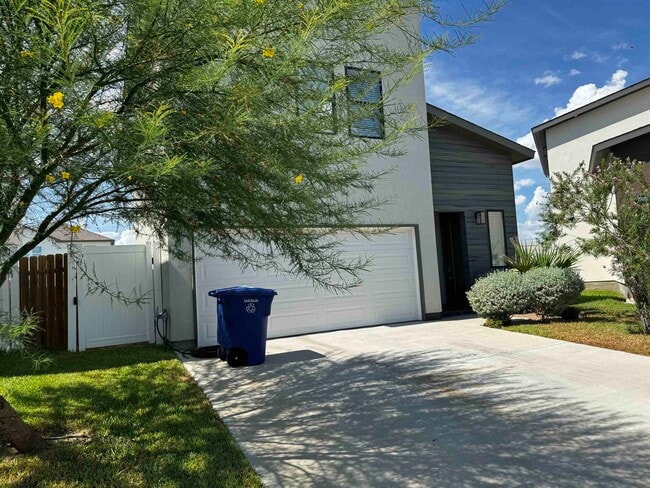 Building Photo - 216 Deer Path Lp