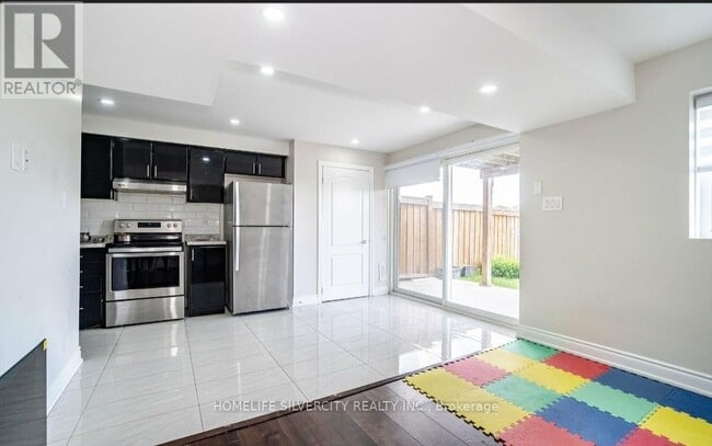 Building Photo - 62 Tysonville Cir