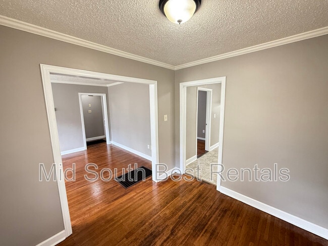 Building Photo - 3300 Ridgecrest St