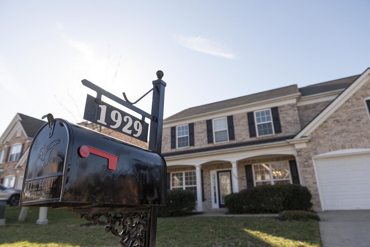 Mailbox at front - 1929 Ashburn Ct