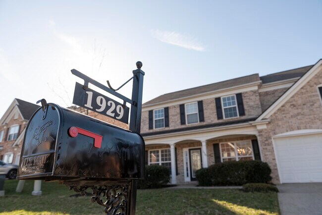 1929 Ashburn Ct  