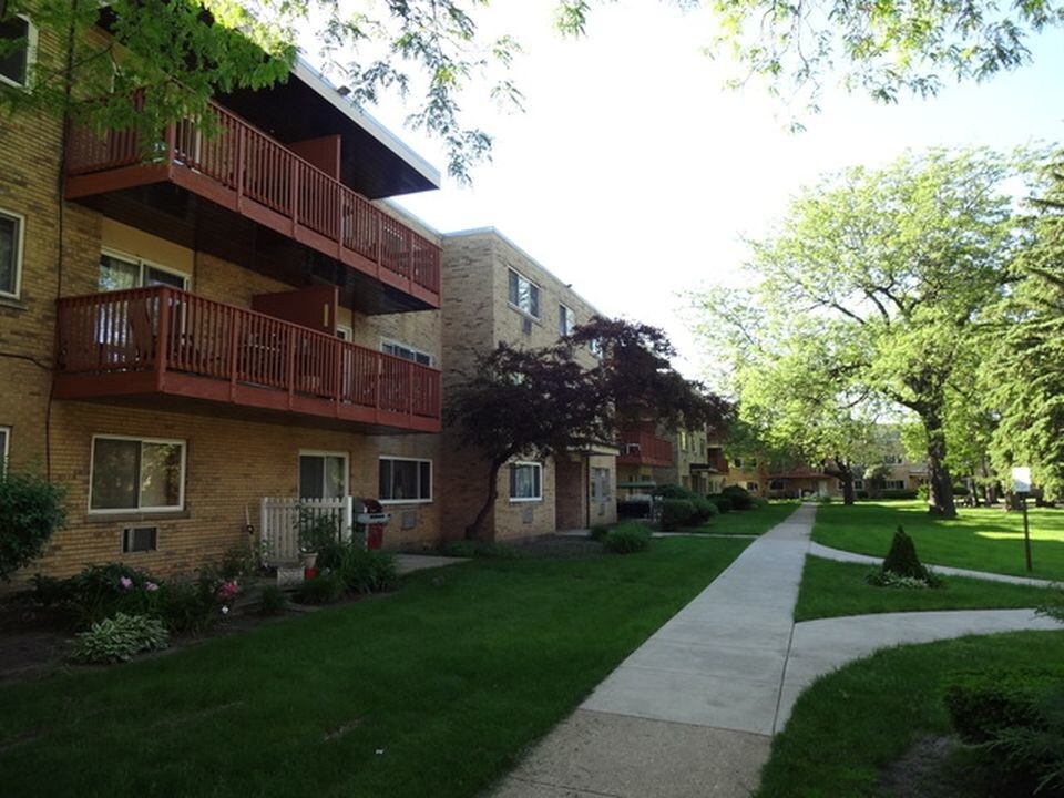 Foto principal - 734 W Dempster St