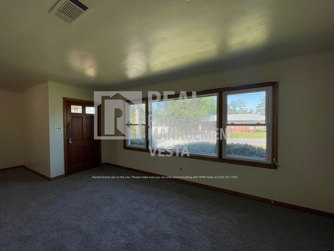 Building Photo - 3115 Pasadena Dr
