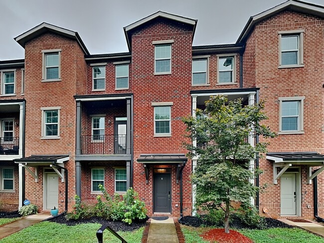 Building Photo - 1777 Temple Ave