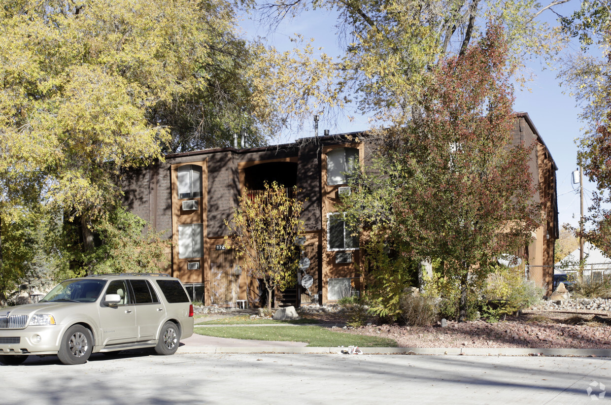 Primary Photo - Riviera West Apartments