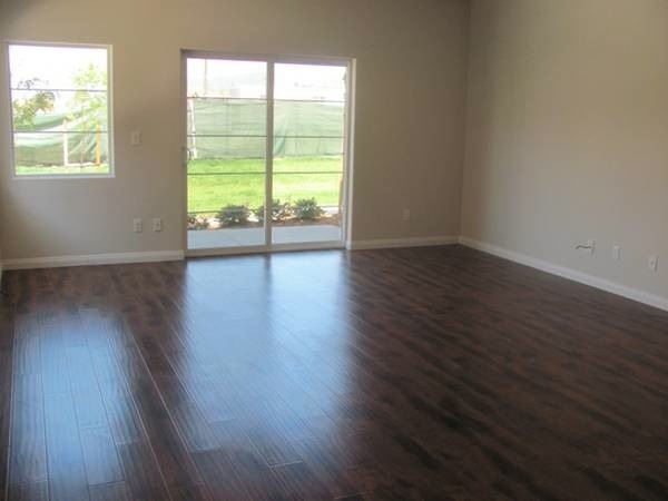 Open concept living room - 866 Lawrence Dr